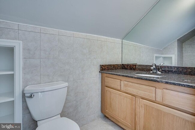 Building Photo - 859 N Abingdon St