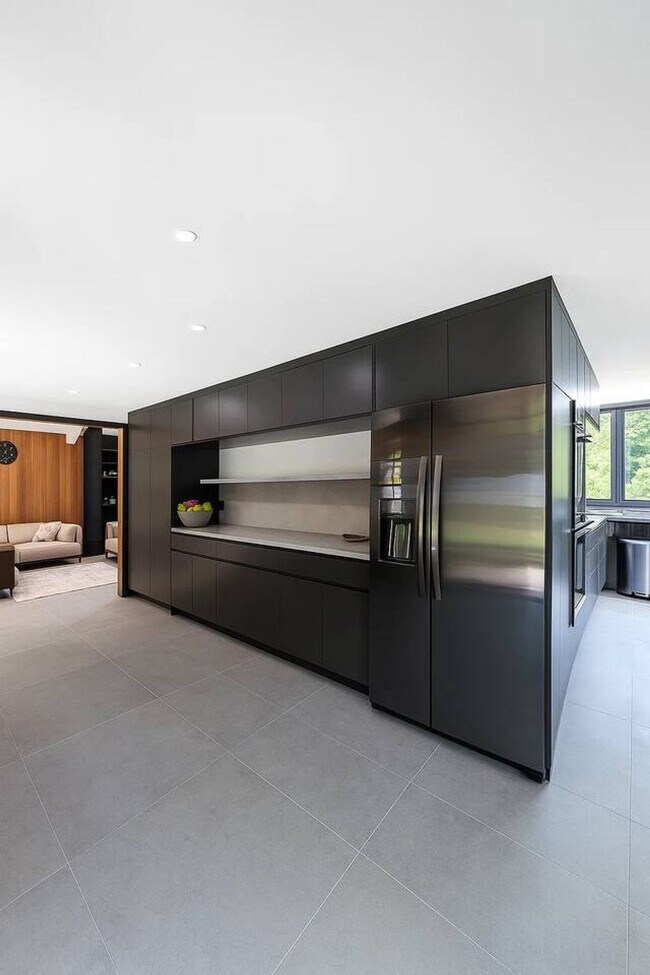 Building Photo - 1080 NY-52