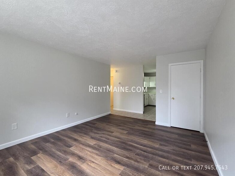 Building Photo - 10 Tall Pines Dr