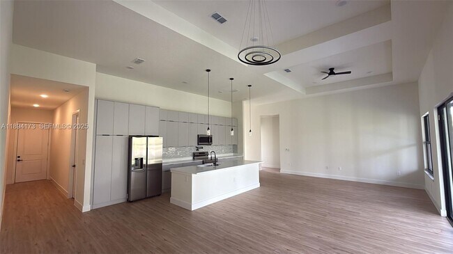 Building Photo - 241 Pembroke Dr