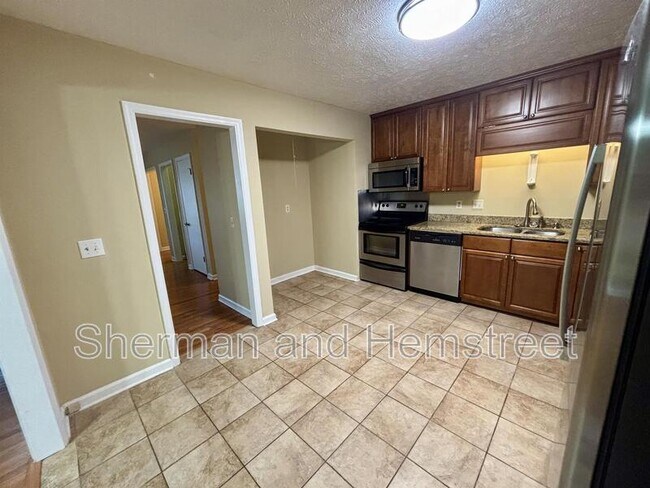 Building Photo - 1113 Highview Ave