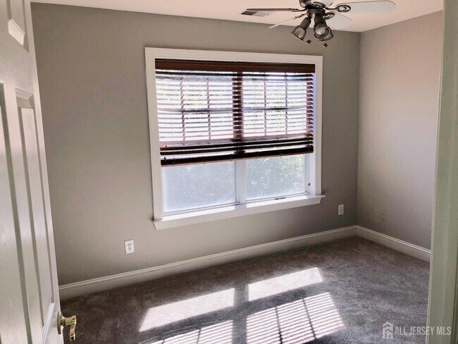 Building Photo - 112 Central Ave