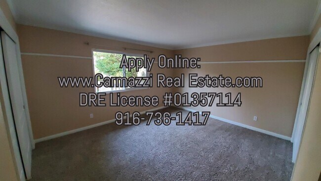 Building Photo - 206 Live Oak Cir