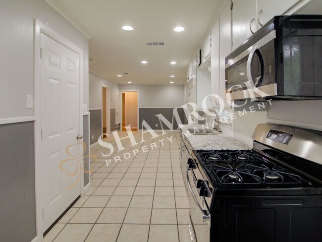 Building Photo - 3 bedroom home in Waco!