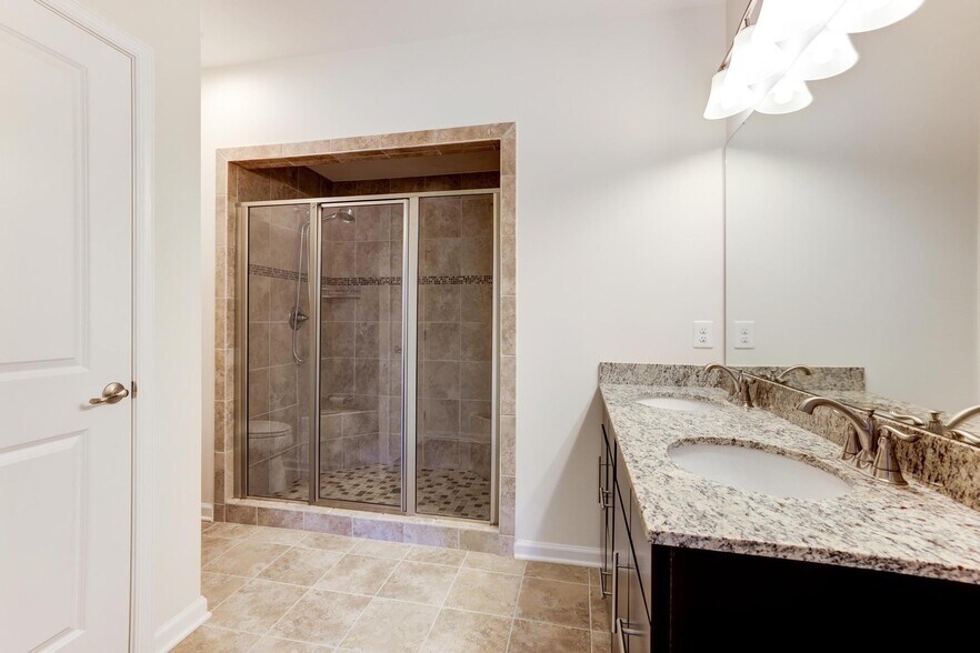 Building Photo - 13643 Air and Space Museum Pky