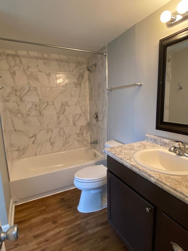 Building Photo - wh610