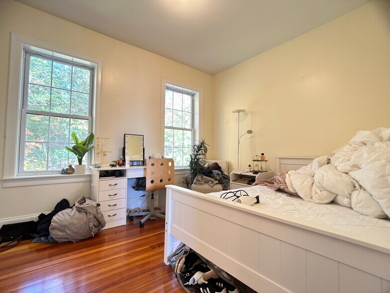 Building Photo - 107 Fisher Ave