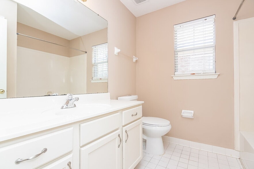 Building Photo - 155 Garden Springs Dr
