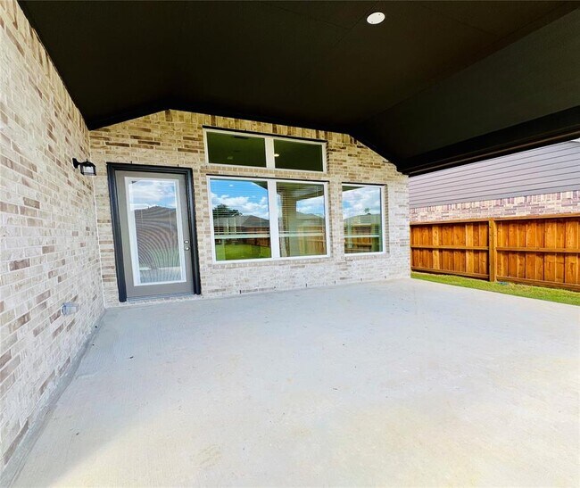 Building Photo - 27223 Lombard Wood Dr