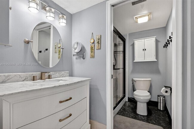 Building Photo - 13100 SW 11th Ct