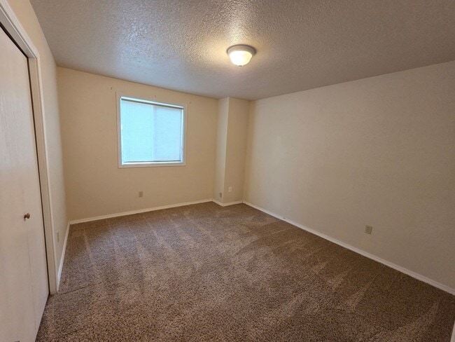 Building Photo - Tucked Away in Gig Harbor - 3 Bedroom + Bonus & Huge Yard. Available Now!