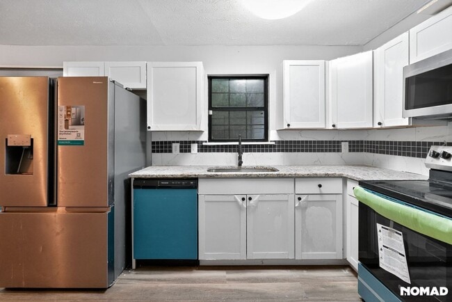 Building Photo - 5952 Stonewall Dr