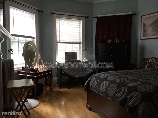 Building Photo - 158 Magazine St