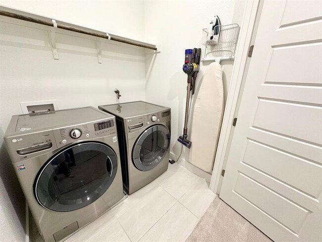 Building Photo - 4404 Authentic Dr