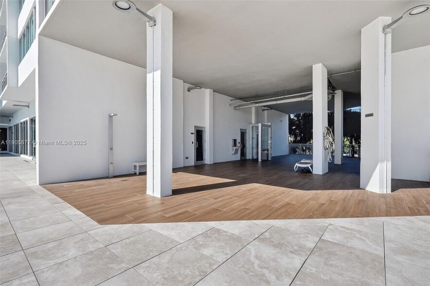 Building Photo - 7135 Collins Ave