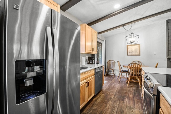 Building Photo - 103 Racquet Pl