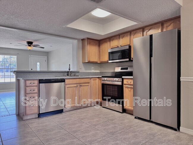 Building Photo - 1702 Carolina Ave