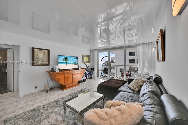 Building Photo - 2030 S Ocean Dr