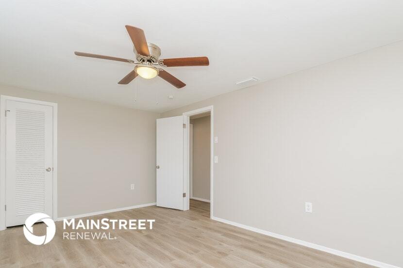 Building Photo - 5127 Reseda Dr