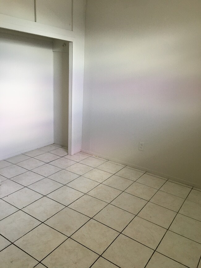 Building Photo - 7939 Sarita St