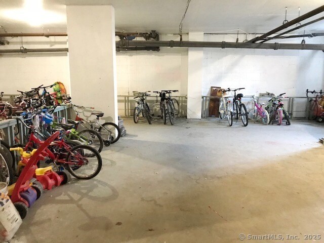 Building Photo - 91 Strawberry Hill Ave