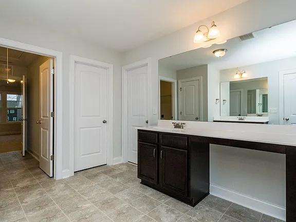 Building Photo - 544 Jones Blf Wy