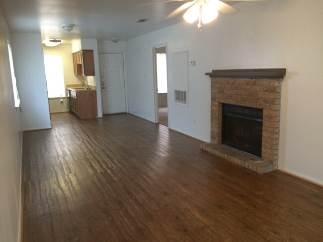 Building Photo - 3613EL