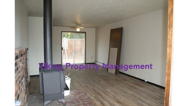 Building Photo - 1830-860