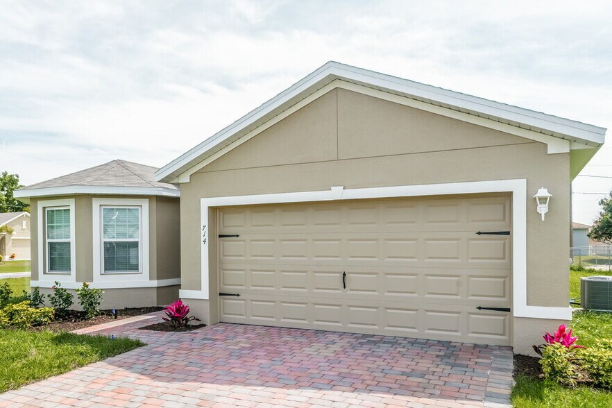 Building Photo - 714 SW 6th St