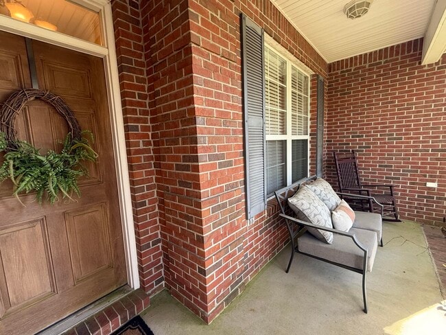 Building Photo - 4410 Windlake Dr