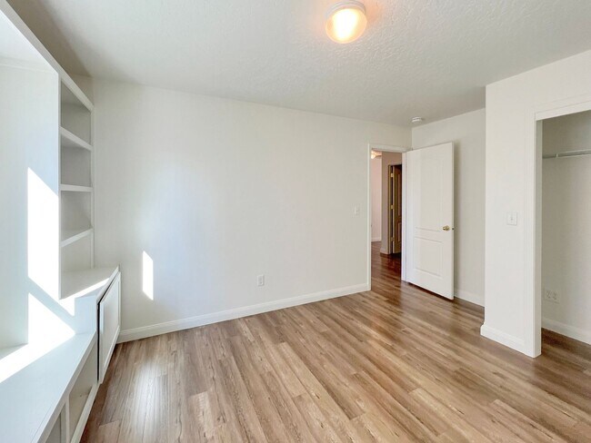 Building Photo - Suburban Dream: Exquisite 3BR Retreat with Modern Comforts and a Pet-Friendly Yard in Meridian