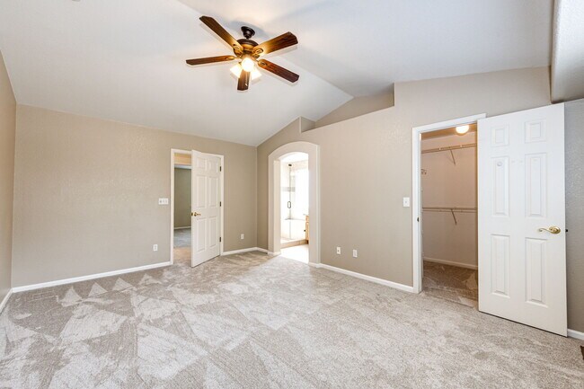 Building Photo - 9476 Morning Glory Way