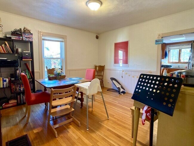 Building Photo - 124 Carlisle St