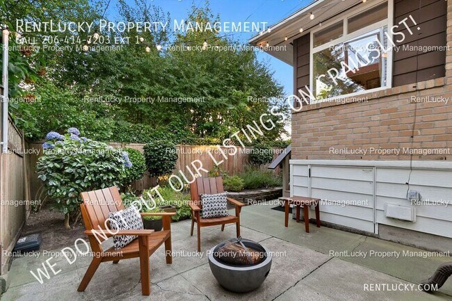 Building Photo - 4327 30th Ave W