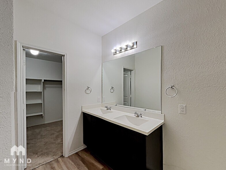 Building Photo - 2436 Dolostone Dr