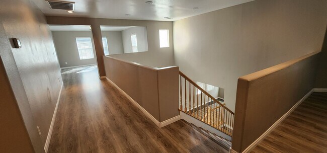 Building Photo - Lone Mountain Heights Luxury Living! 1st-m...