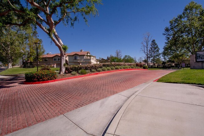 Building Photo - 8408 Spring Desert Pl