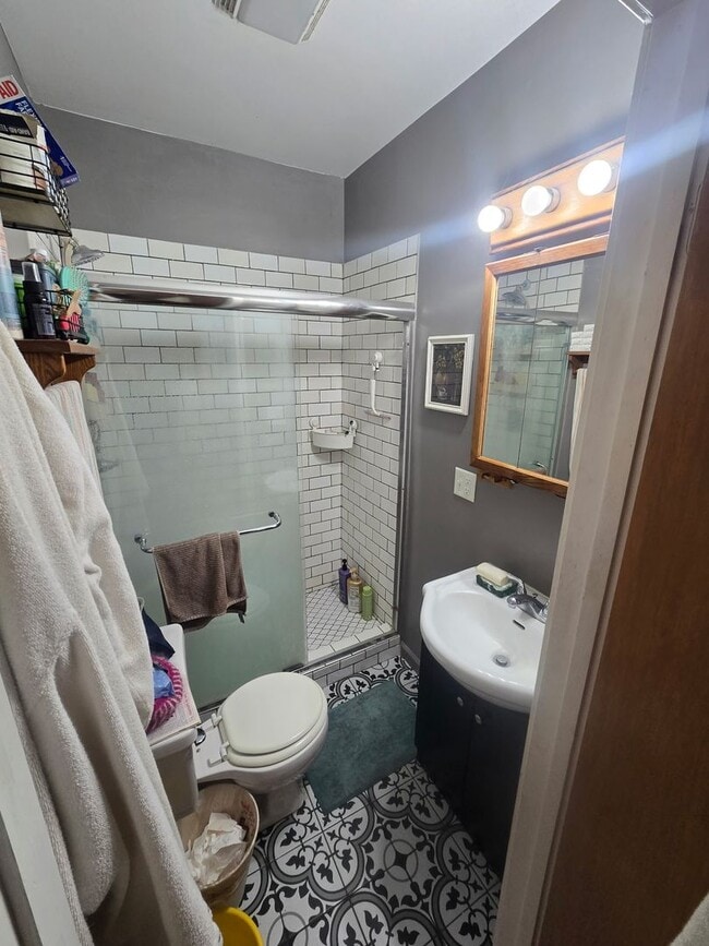 Building Photo - 712 S Vine St