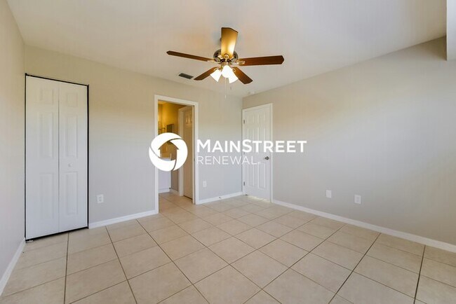 Building Photo - 3 Bedroom Pet-Friendly Home in Lehigh acres, FL with Main Street Renewal
