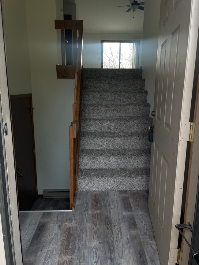 Building Photo - 4073 Applewood Ln