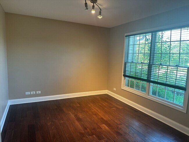 Building Photo - 5490 Fox Path Ln