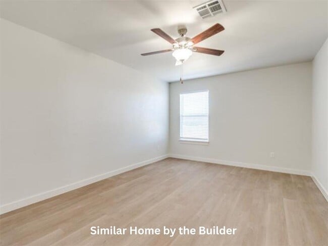 Building Photo - 1704 Highland Loop