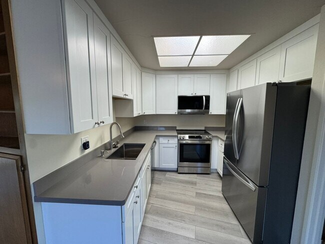Building Photo - Beautifully Updated 3-Bedroom Home – First...