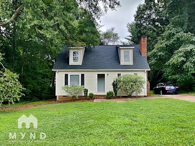 Building Photo - 112 Pineview Ct