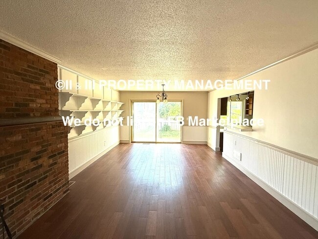 Building Photo - 8602 W 84th St