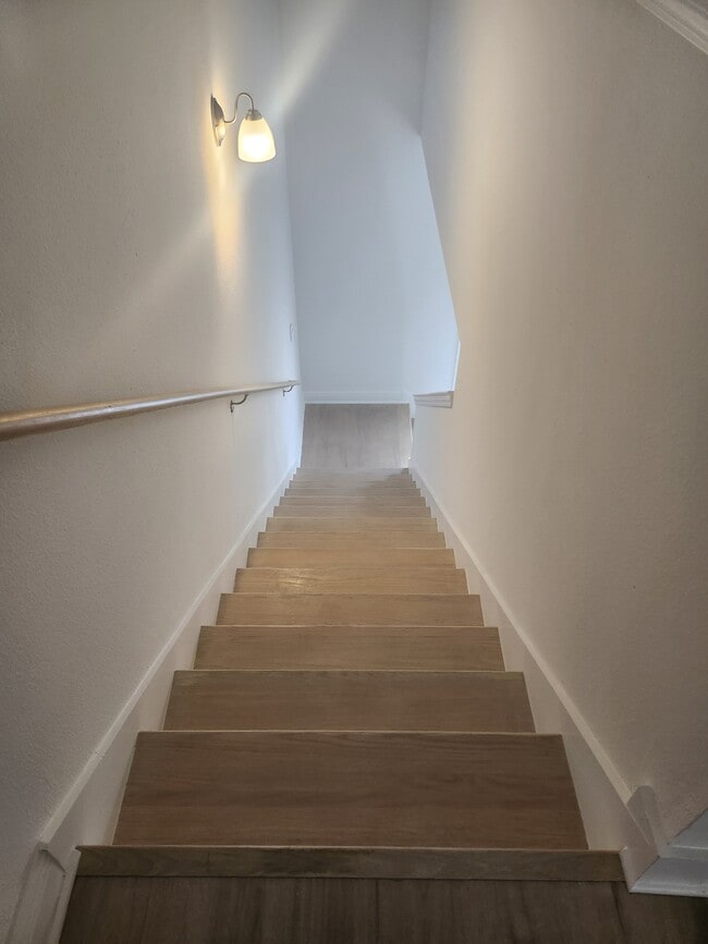 Building Photo - 12 Redbird Lp