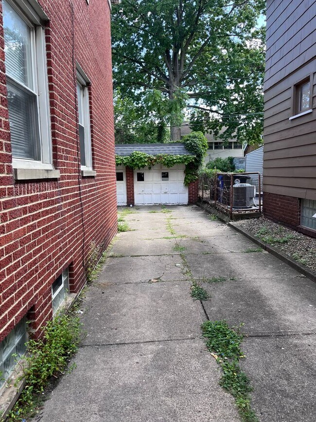 Building Photo - 3199 W 116th St