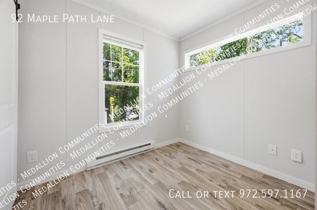 Building Photo - 92 Maple Path Ln