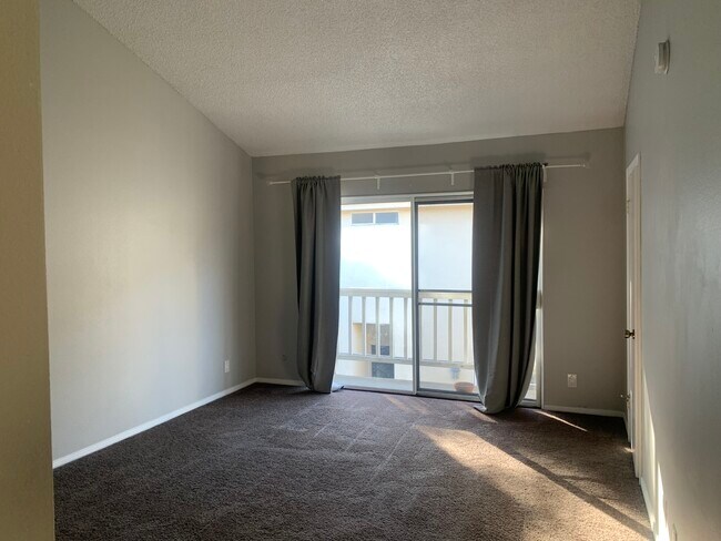 Master Bedroom - 11473 Moorpark St