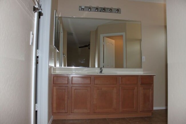 Building Photo - 3 bedroom-Village at San Tan Heights